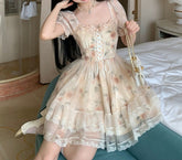 Elegantes Minikleid aus süßer Spitze mit Blumenmuster